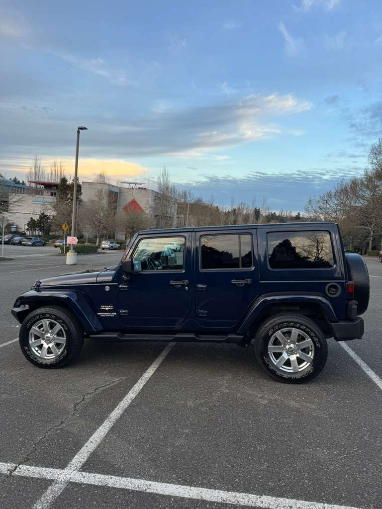 2013 JEEP WRANGLER UNLIMITED SAHARA